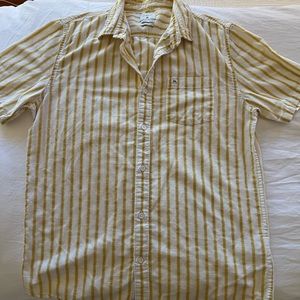 PERFECT CONDITION Quiksilver Men’s Oxford Lines Short Sleeve Shirt- Size M